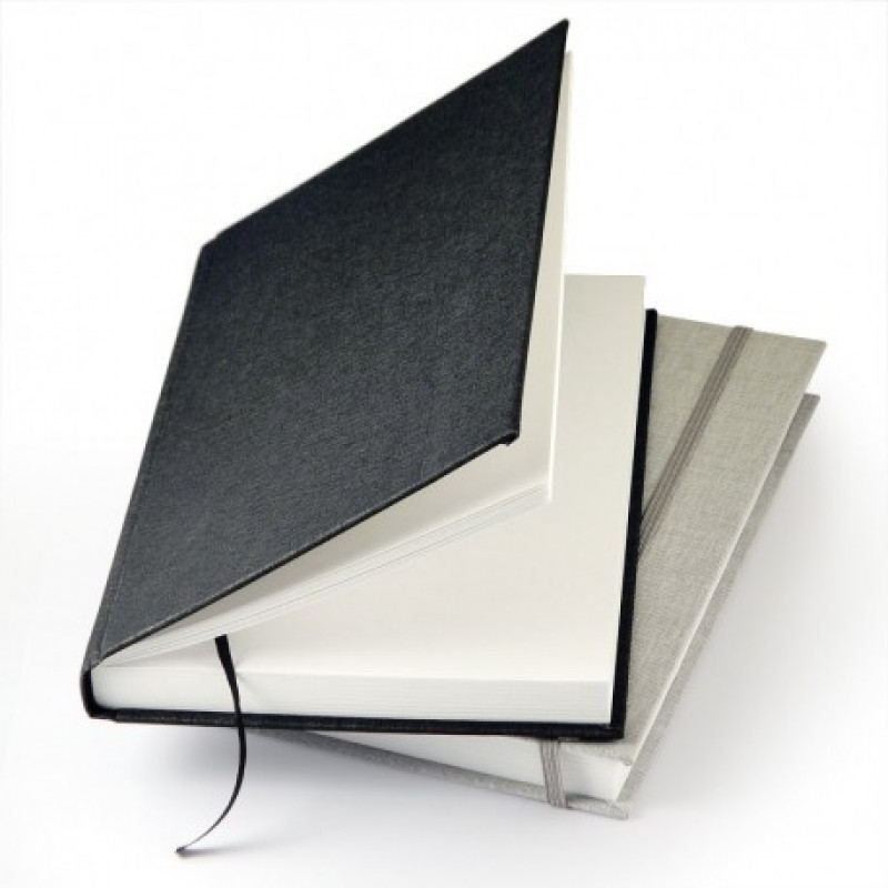 Klade ar baltām lapām melna A4/80lp/150 gr