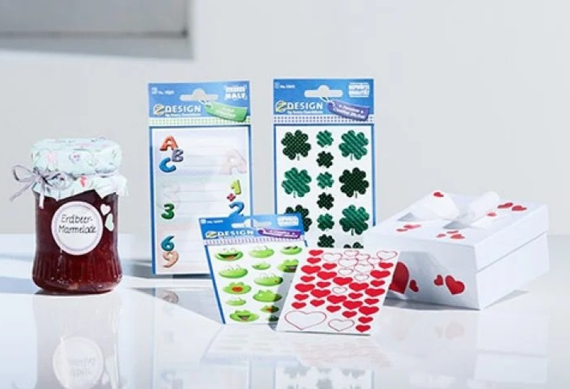 Dekoratīvas uzlīmes